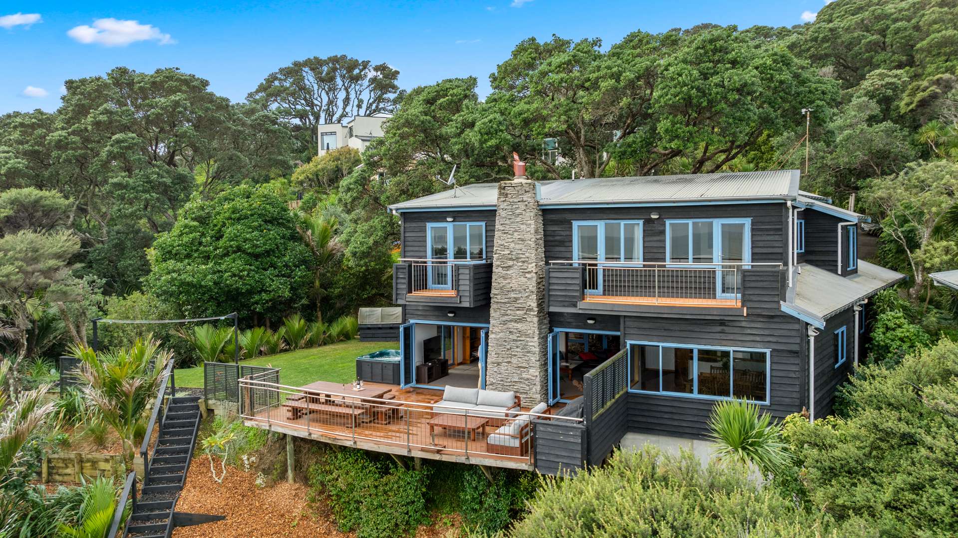 84 Domain Crescent Muriwai_0