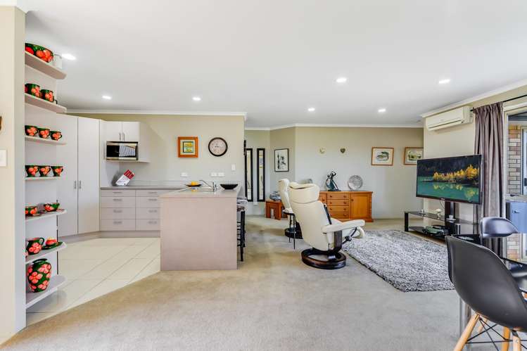 57 Aquila Crescent Rototuna North_4