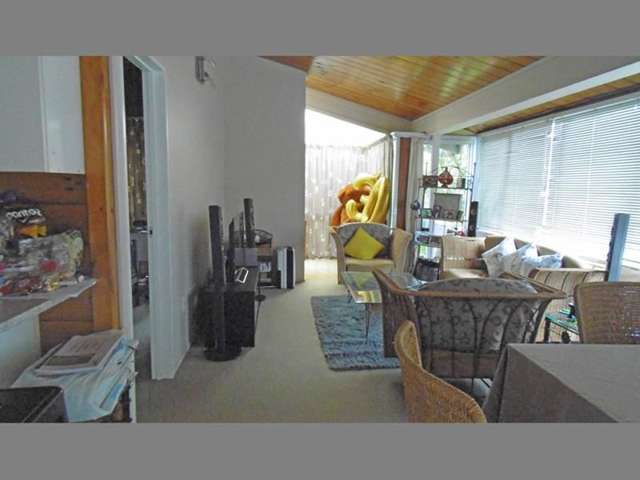 2/2 Selwyn Crescent Forrest Hill_1