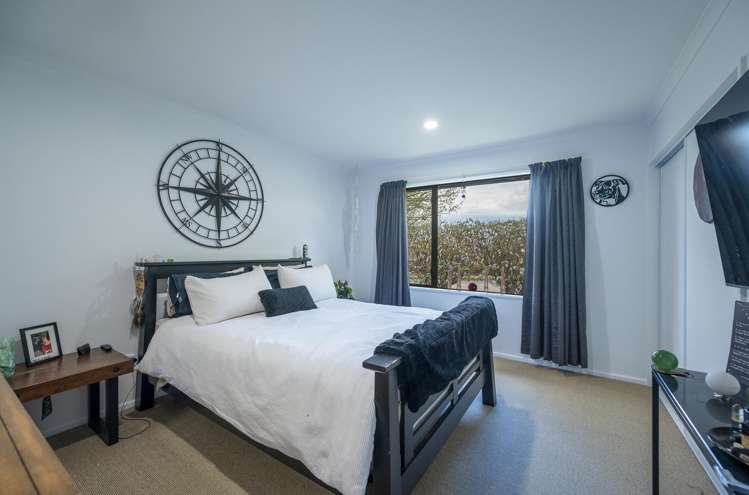 6 Saint James Avenue Richmond_13