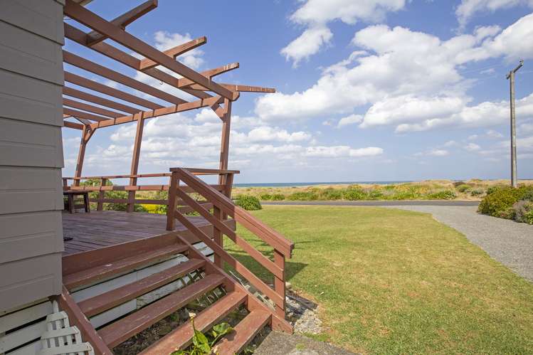 6 Sandy Bay Drive Mataikona_17