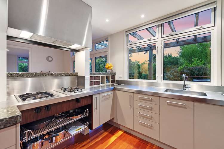 132 River Road Hamilton East_20