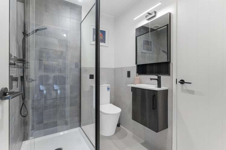 11 Stott Avenue Birkdale_12