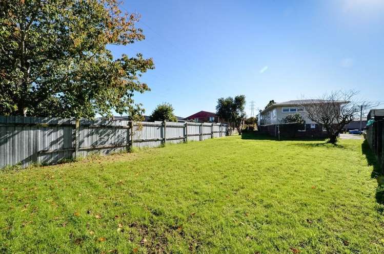 17 Royal View Road Te Atatu South_19