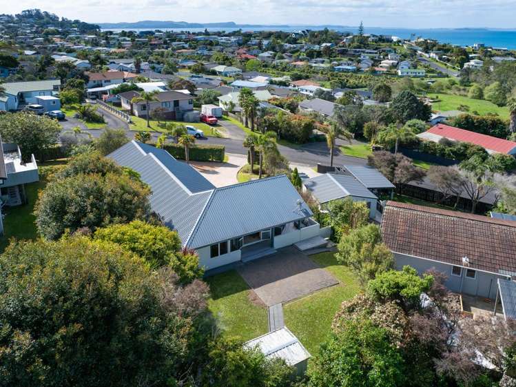 8 Jean Place Stanmore Bay_17