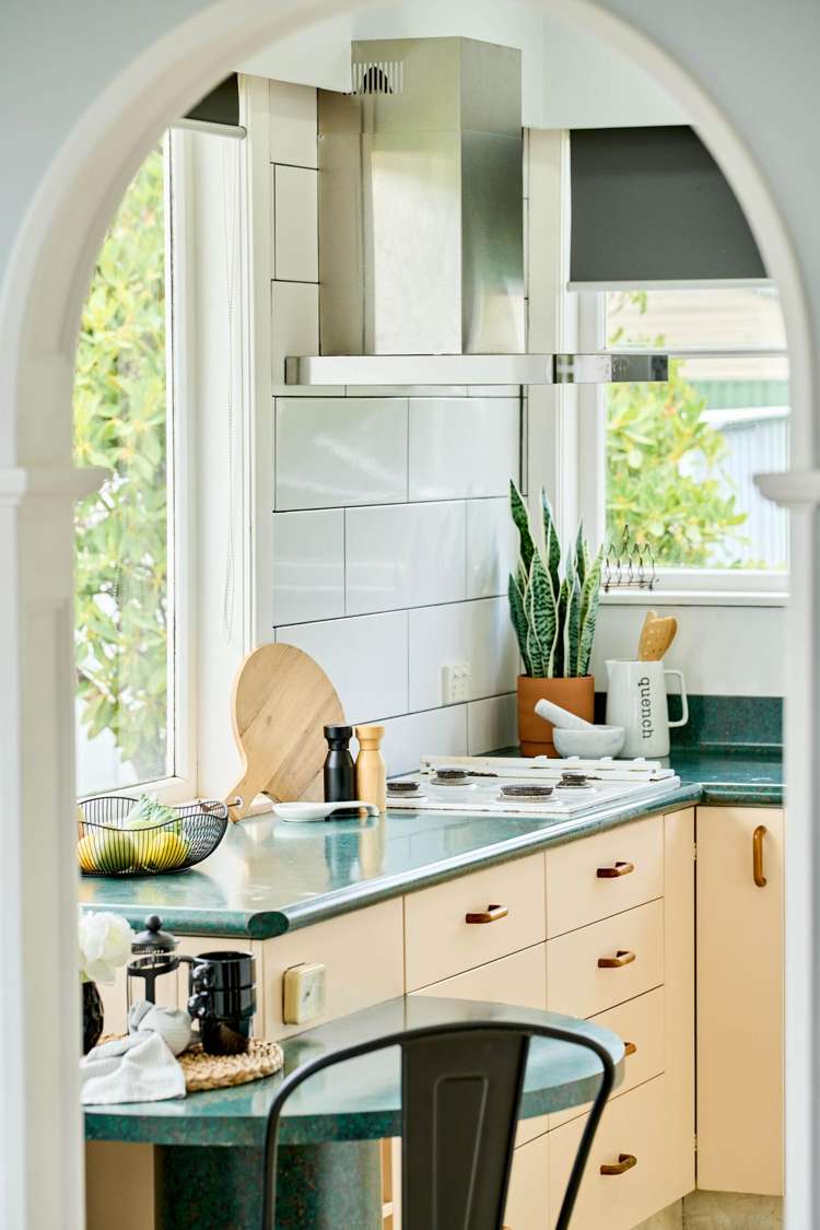 7 Beecham Grove Epuni_10