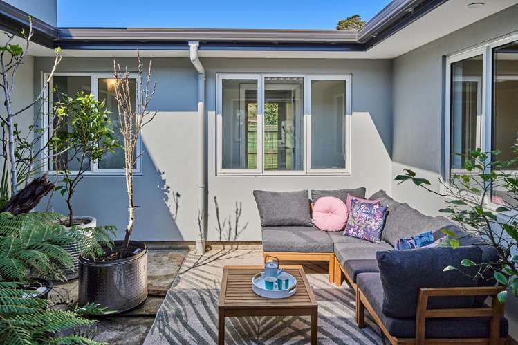 89 Downing Street Crofton Downs_9