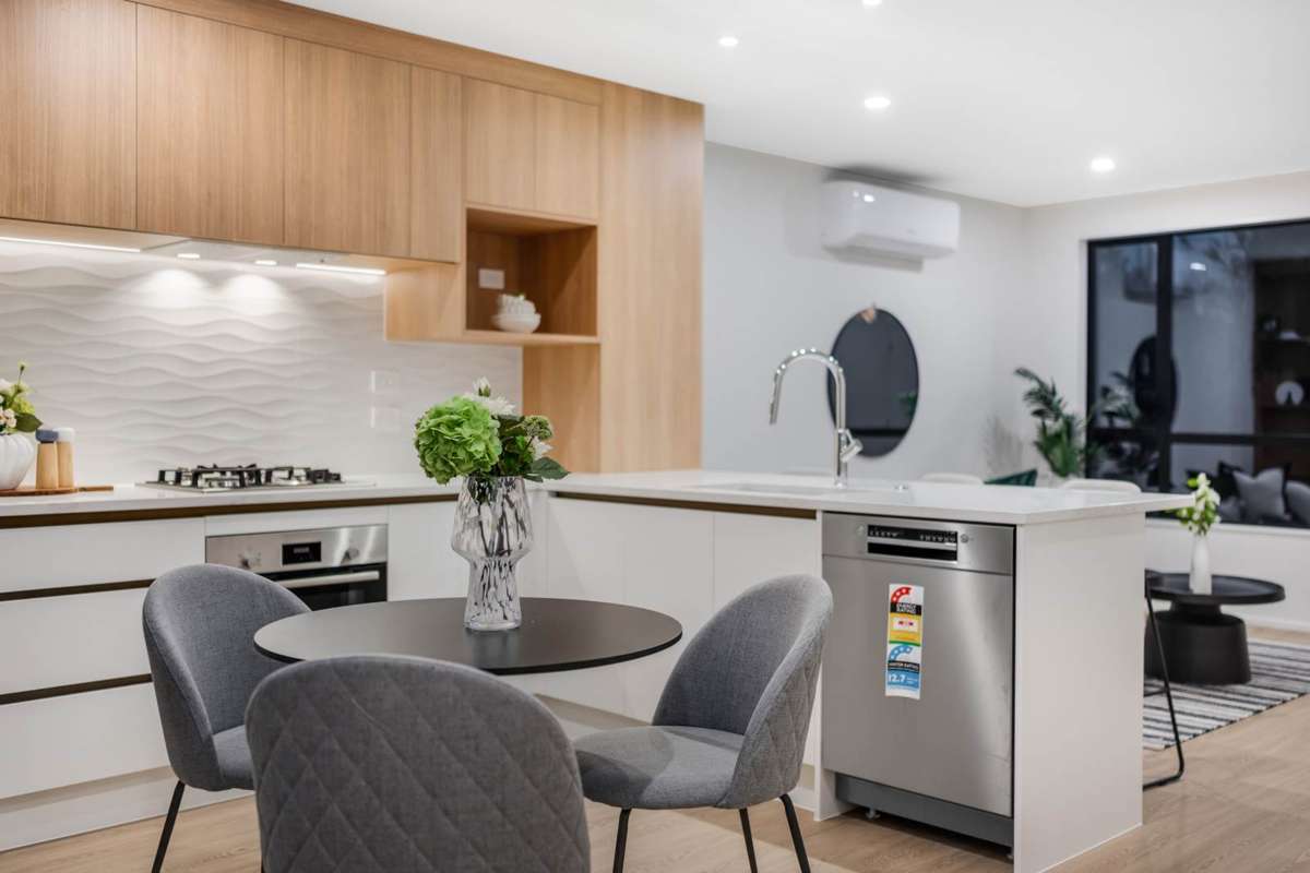 24A-F Roberts Road_5