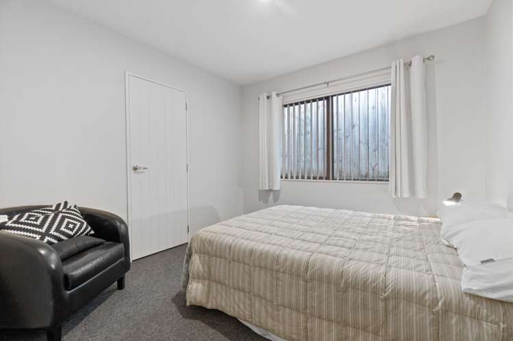 6 Domain Lane Mangere Bridge_13