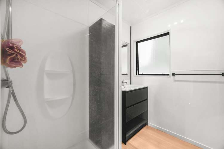 15 Hinemoa Avenue Taupo_9