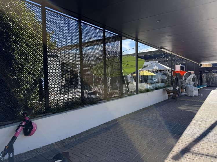 Shop 5/128 Hurstmere Road Takapuna_6