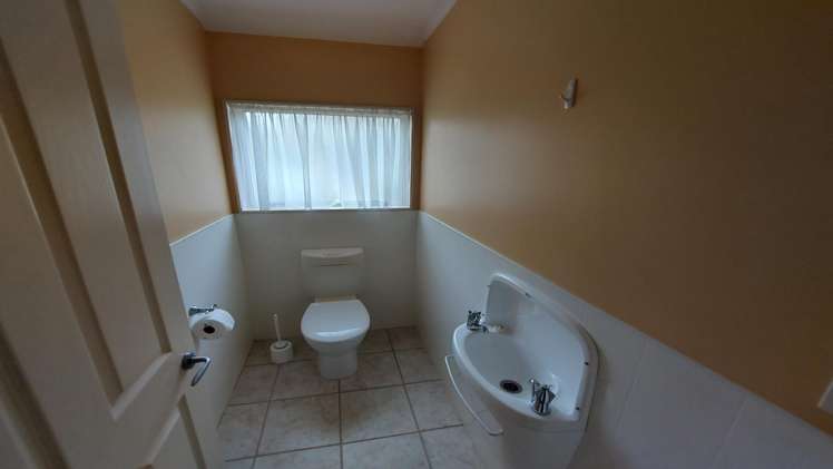 6 Garden Court Woodhill_13