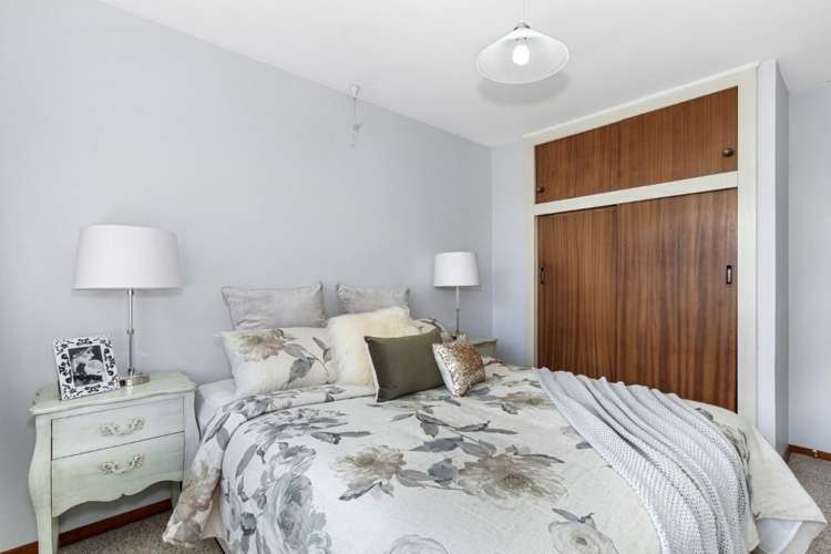 1/1 Impala Place Sockburn_6