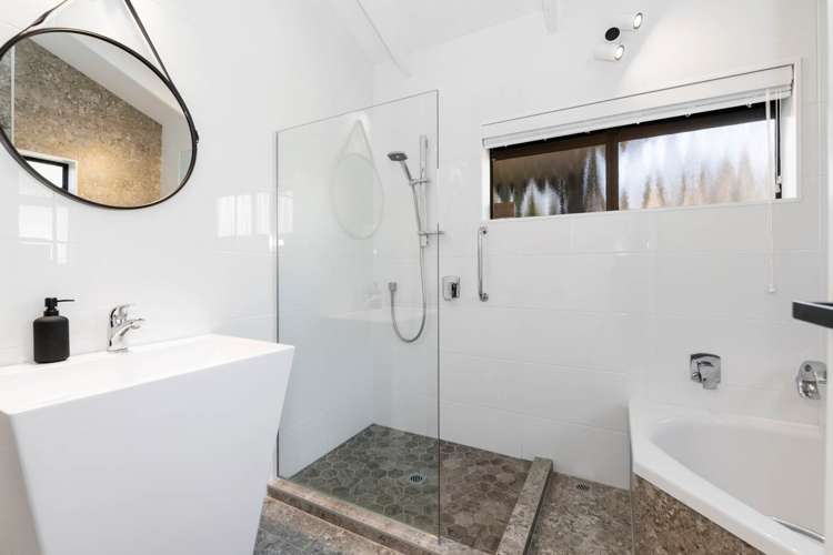 19 Zita Avenue Matakatia_11