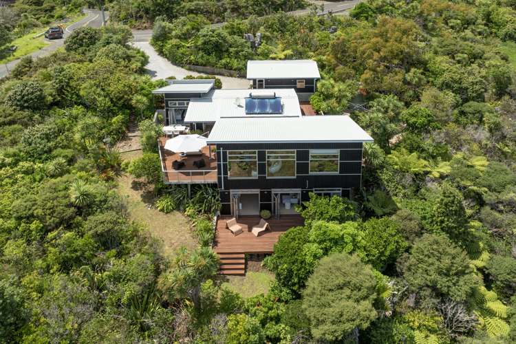 69 Piha Road Piha_33