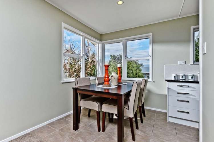 61 Captain Scott Road Glen Eden_7