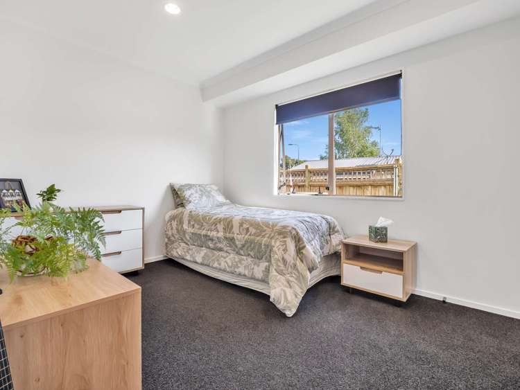 88 Dixon Road Glenview_23