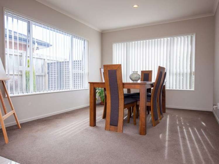 13 Montague Grove Stratford_11