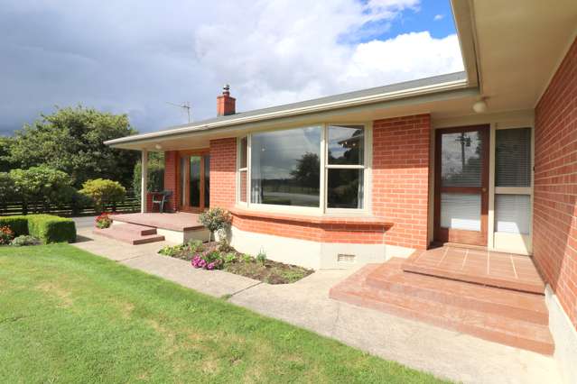 215 Findlay Road Ascot_4