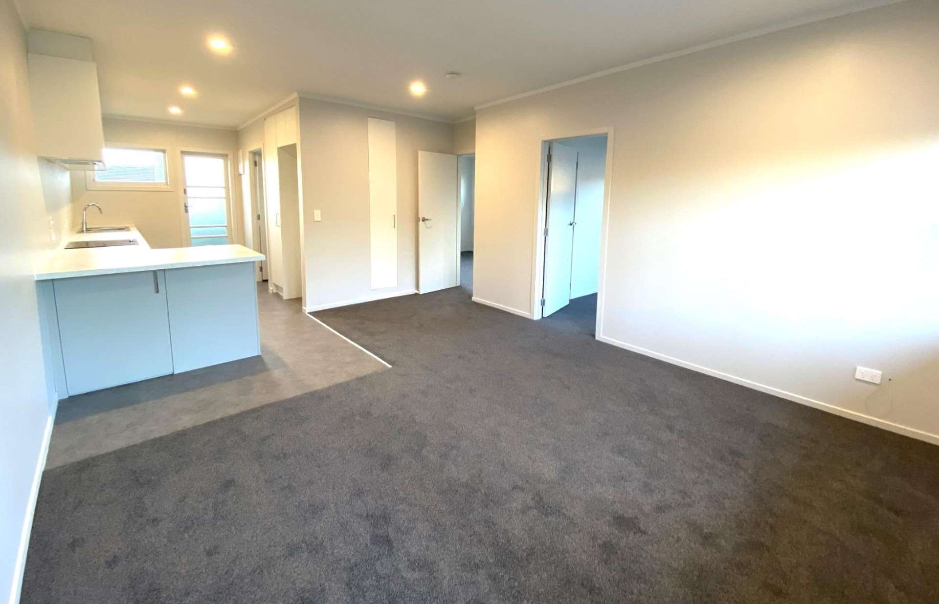 3/493A Devonport Road Avenues_0