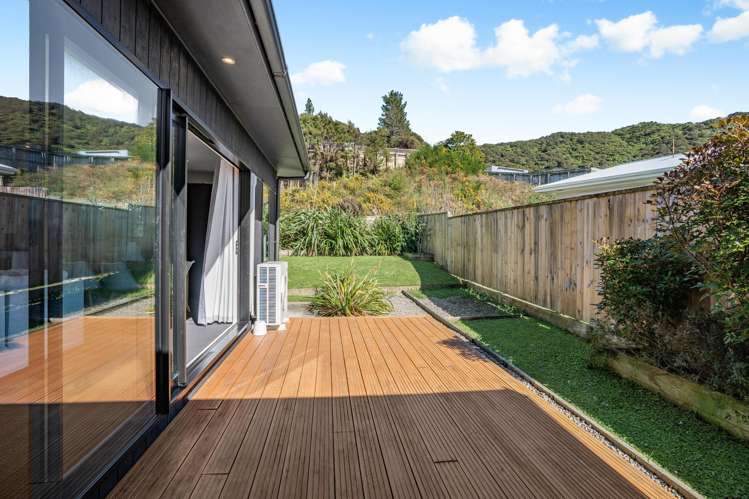 6 Hastings Grove Wainuiomata_17
