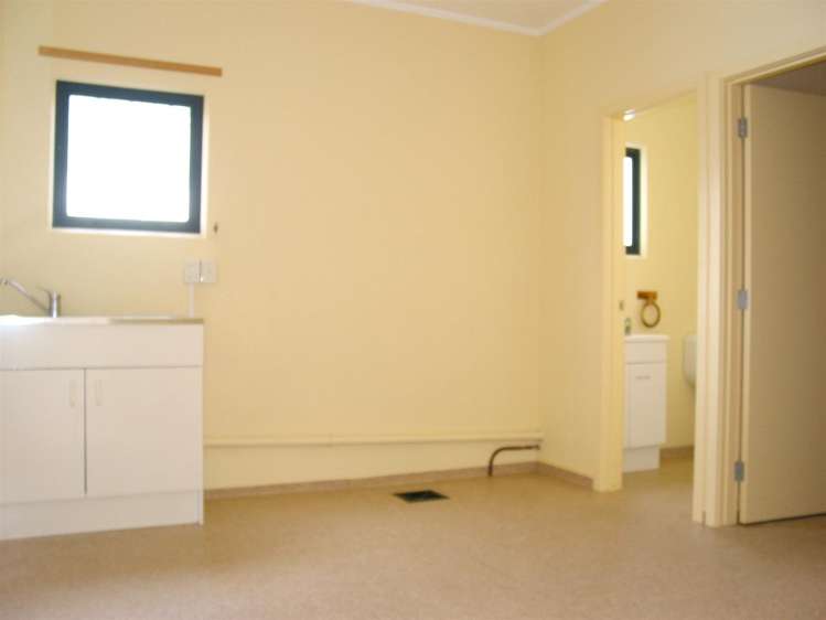 Unti 2, 98 Main Road Tawa_11