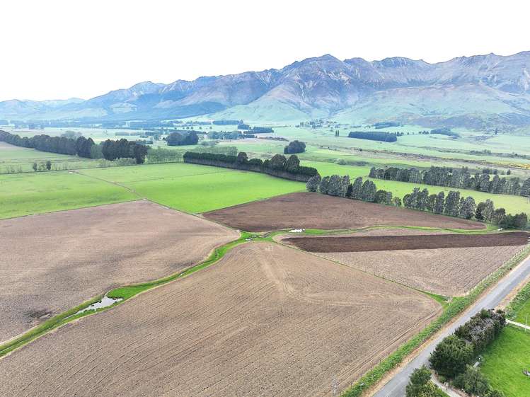 1148 Blackmount Redcliff Road Whare Creek_2