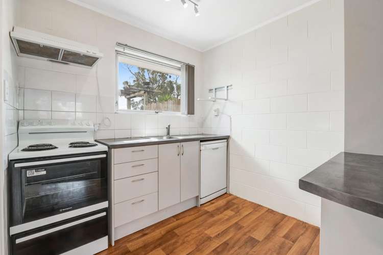 1/587 Glenfield Road Totara Vale_6