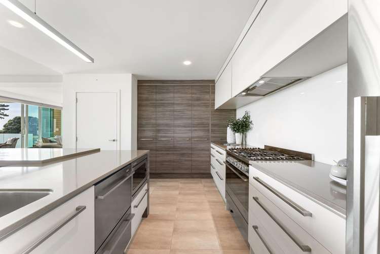 2/154 Marine Parade Mt Maunganui_9