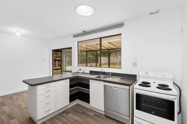 13 Morrison Grove Stokes Valley_5