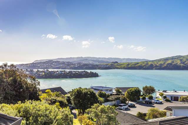 345m2 OF FAMILY LIVING IN WHITBY
