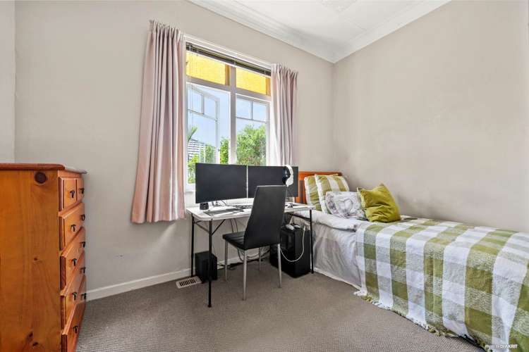 686 Sandringham Road Sandringham_11