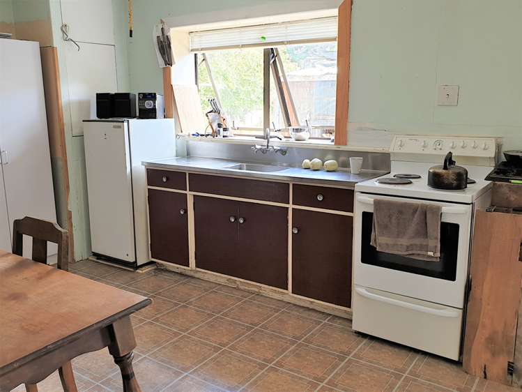 6 Ihupuku Street Waitotara_1