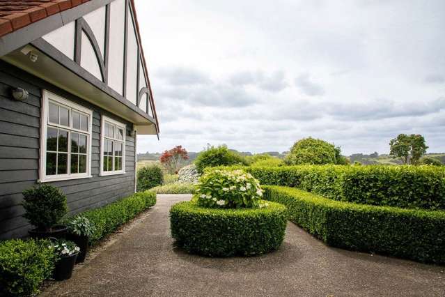 Muriwai BIG 5 bedrooms
