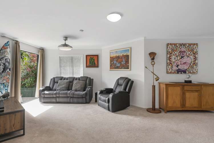 5 Springwater Vale Unsworth Heights_16