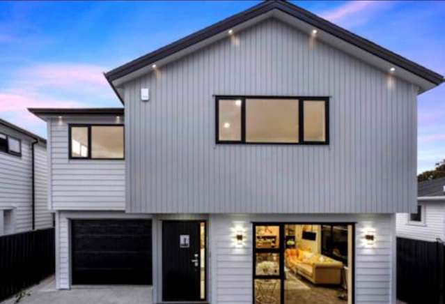 Massive House For Sale in Mangere