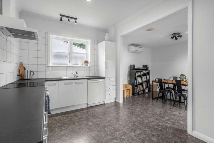 1/195 Whites Line East Waiwhetu_5