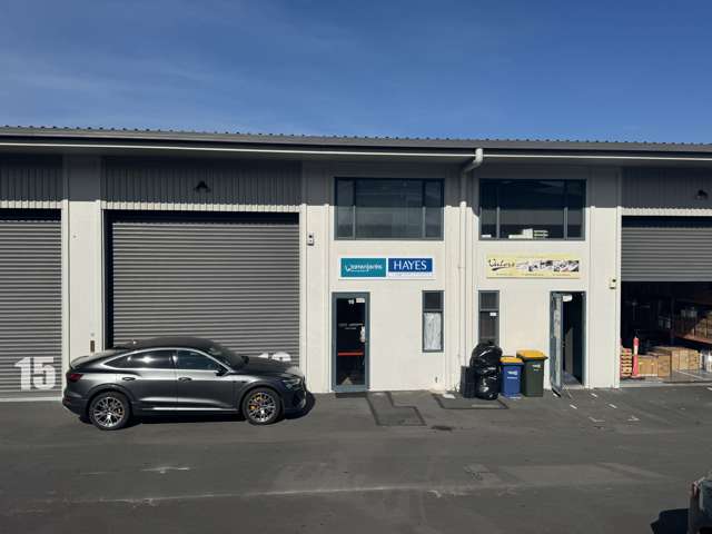 North-facing office/warehouse - vacant possession