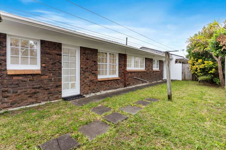 2/113 Clovelly Road Bucklands Beach_8