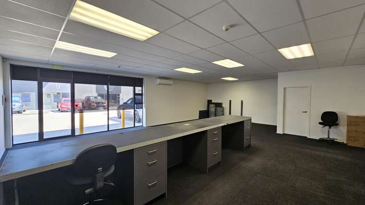 1 and 2/11-13 Wakefield Street Onekawa_6