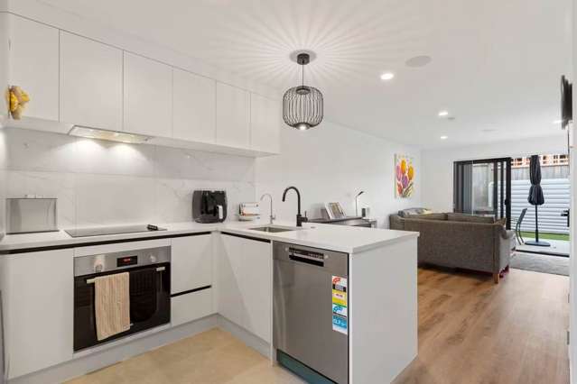 6/2 Ayr Road Pakuranga_1