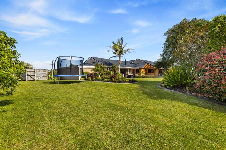 175 Oaia Road Muriwai Beach_16