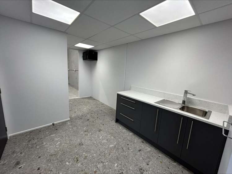 1066L Great South Road Mount Wellington_6