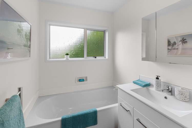 17 Newcastle Terrace Mount Albert_21