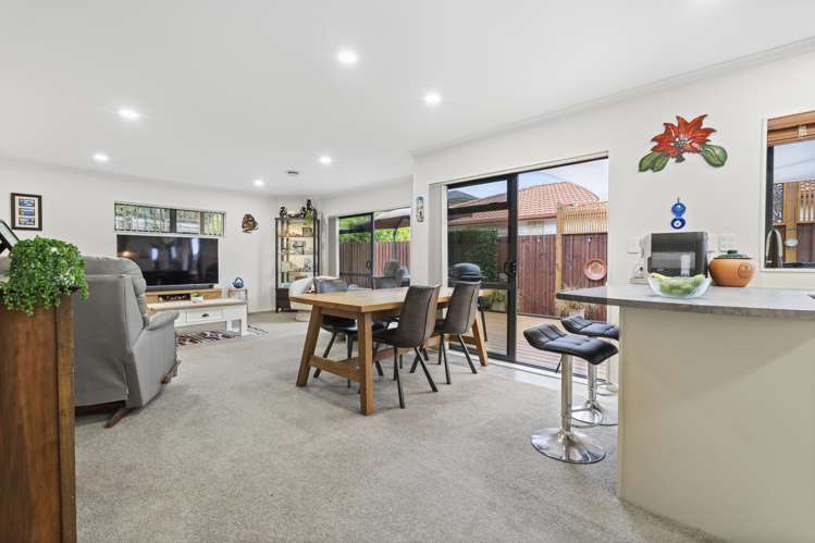 44 Chesterfield Way Orewa_10