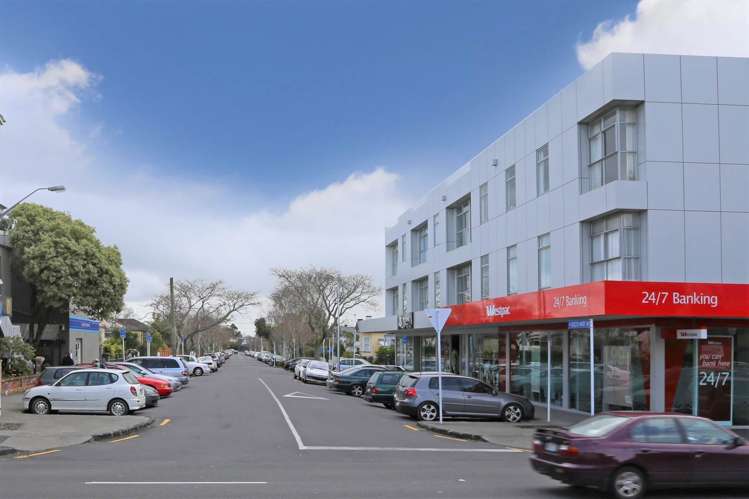 2a/1c Queen Mary Avenue Epsom_2