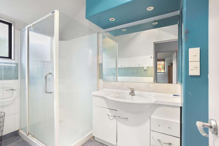 2a Archlynn Road Kelston_12