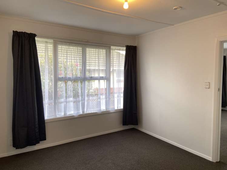 2/555 Fergusson Drive 11322_5