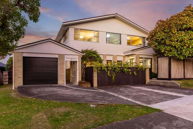 Well-Designed Family Living with Inlet Views