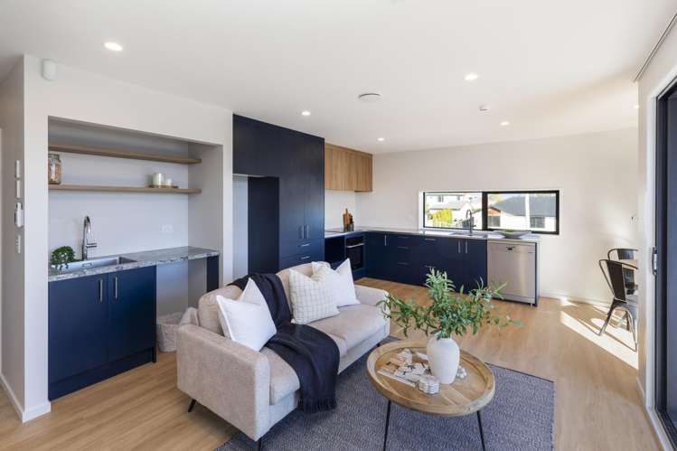 1/100 Staveley Street_0